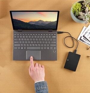 4 TB Seagate Expansion 2.5'' USB3.0 (STKM4000400) + Rescue