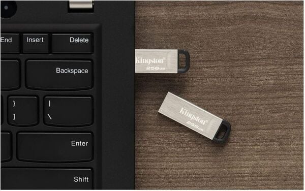 256GB Kingston DTKN/256GB DataTraveler Kyson Metal USB 3.2 Gen1 Flash Bellek